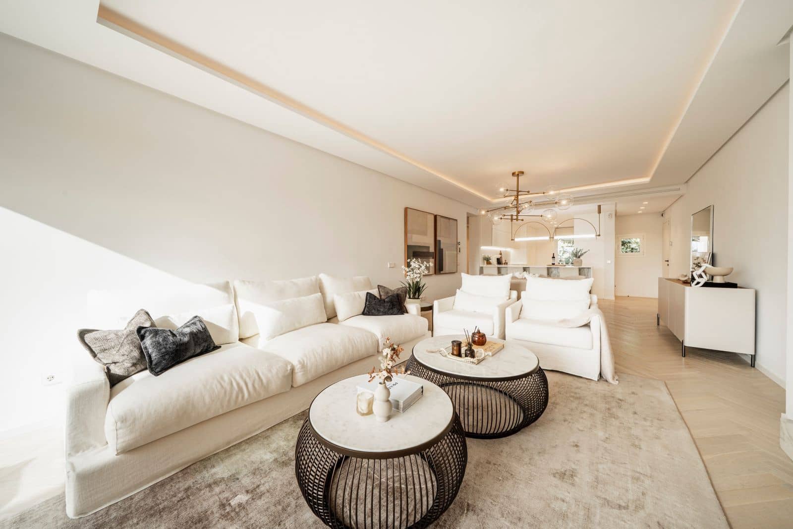 3 bedroom Penthouse for sale in Benahavis with pool - € 925,000 (Ref: 9451667)