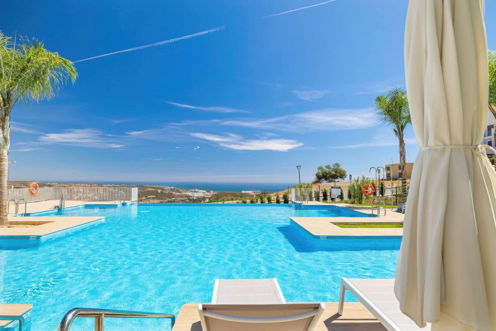 3 bedroom Apartment for sale in La Cala de Mijas with pool garage - € 739,000 (Ref: 9467911)