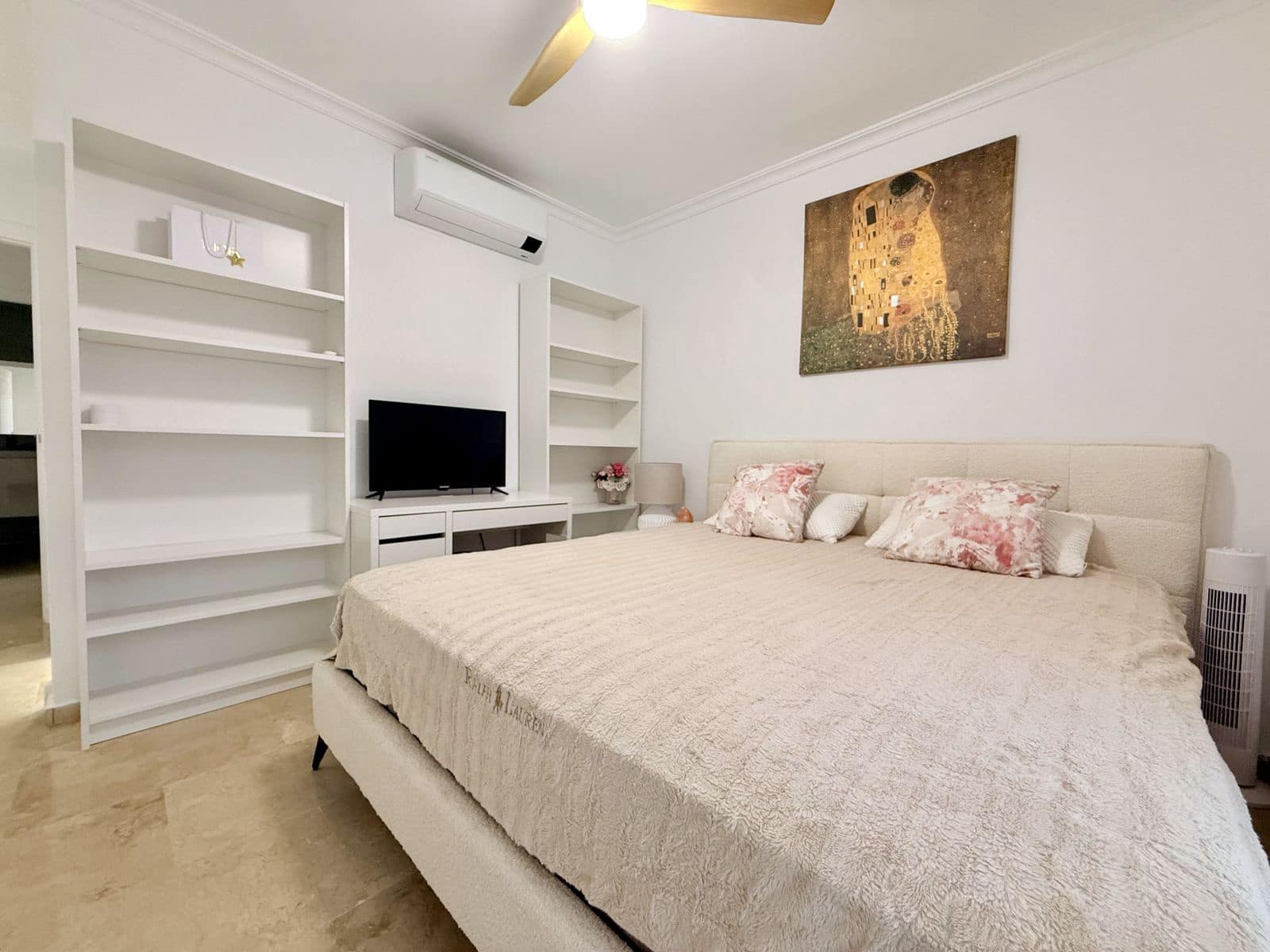 Apartamento de 2 habitaciones en Golden Mile en venta con piscina garaje - 549.000 € (Ref: 9488032)