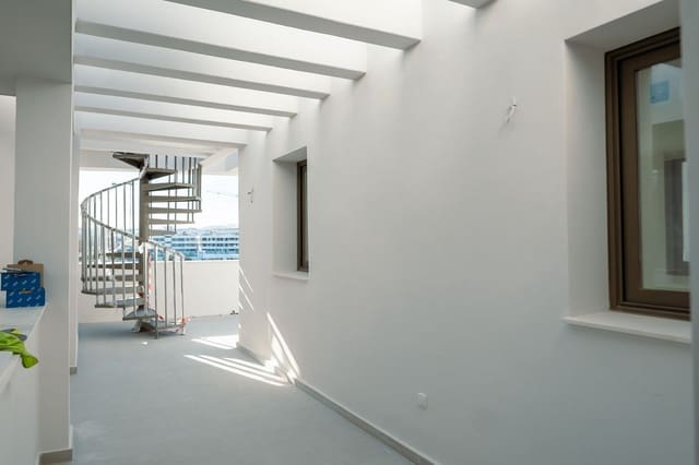 2 soveværelse Penthouse til salg i Centro, Estepona med swimmingpool - € 595.000 (Ref: 9488033)