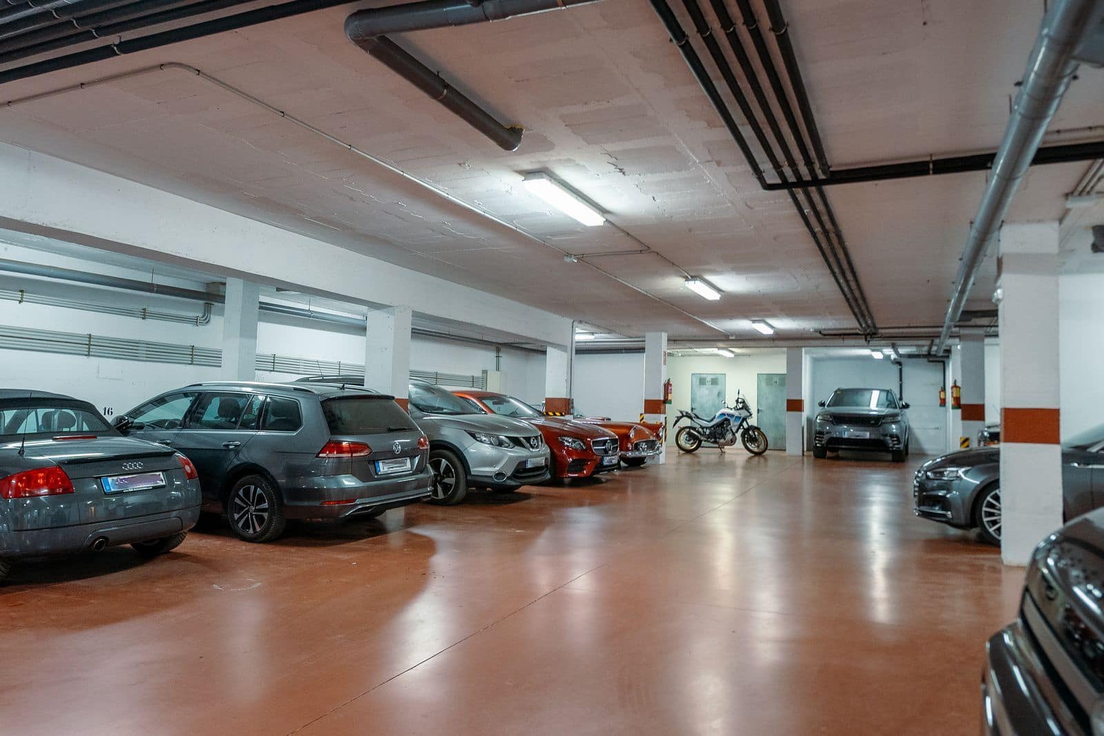 3 bedroom Semi-detached Villa for sale in Elviria - € 1,800,000 (Ref: 9488571)