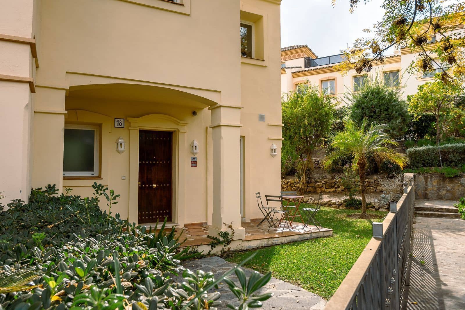 3 bedroom Semi-detached Villa for sale in Elviria - € 1,800,000 (Ref: 9488571)