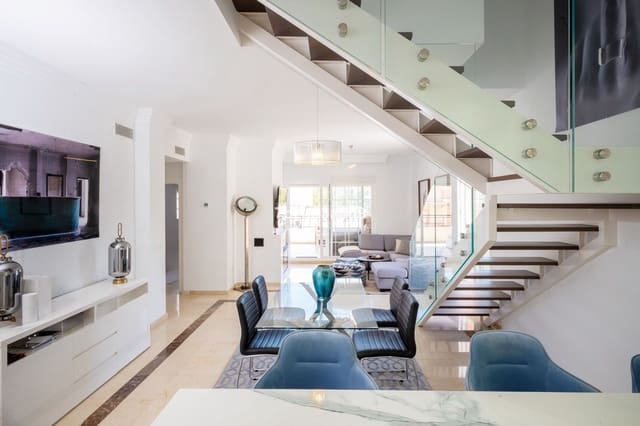 3 sovrum Takvåning till salu i Nueva Andalucia, Marbella - 875 000 € (Ref: 9575444)