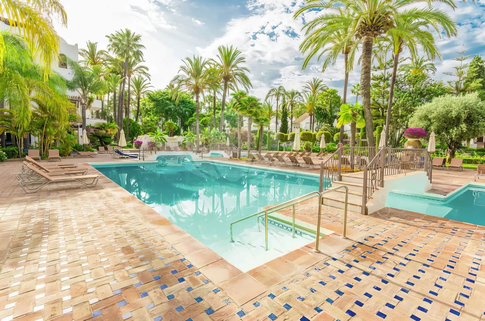 2 quarto Apartamento para venda em Puerto Banus - 935 000 € (Ref: 9575449)