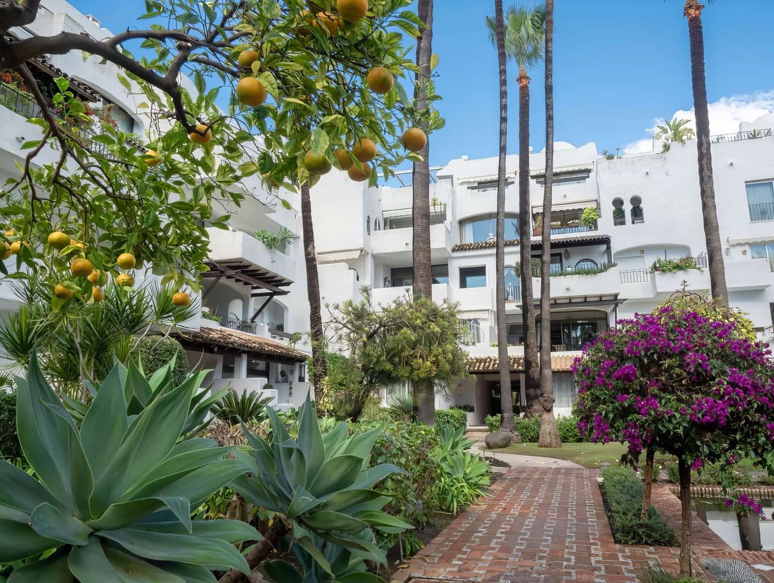 2 quarto Apartamento para venda em Puerto Banus - 935 000 € (Ref: 9575449)