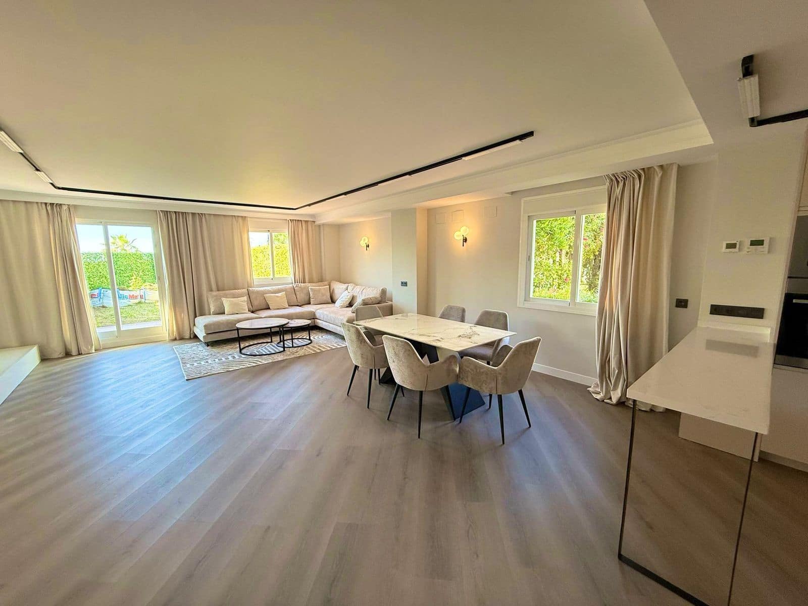 3 bedroom Townhouse for sale in El Paraiso - € 990,000 (Ref: 9575452)