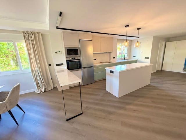 3 bedroom Townhouse for sale in El Paraiso, Estepona - € 990,000 (Ref: 9575452)