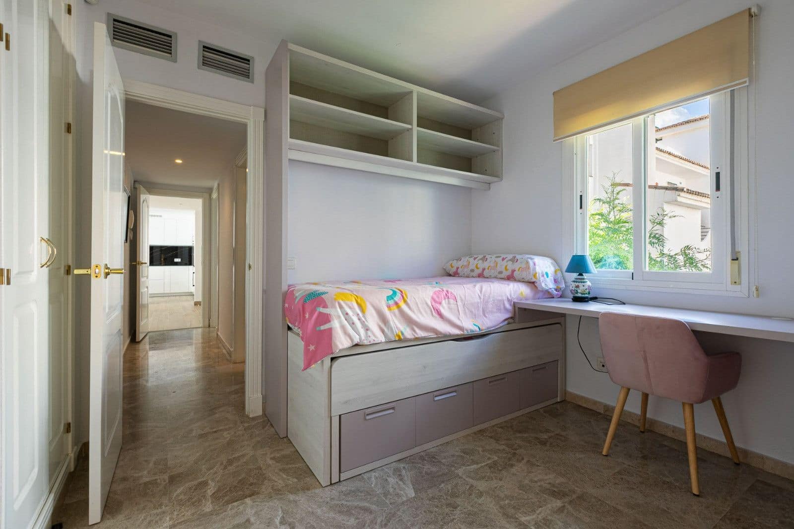 3 soveværelse Lejlighed til salg i Nueva Andalucia med swimmingpool - € 599.000 (Ref: 9575453)