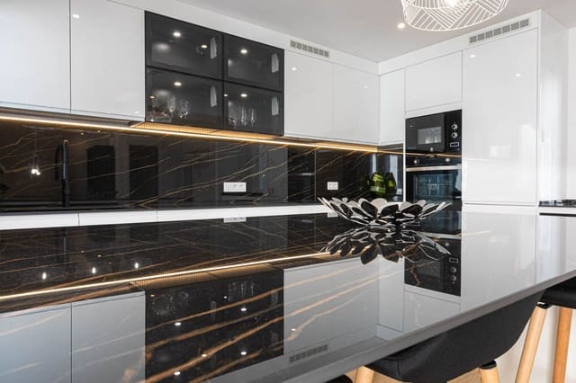 3 chambre Appartement à vendre à Nueva Andalucia, Marbella avec piscine - 599 000 € (Ref: 9575453)