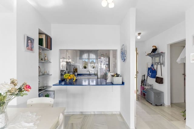 2 slaapkamer Appartement te koop in Puerto Banus, Marbella - € 520.000 (Ref: 9575454)