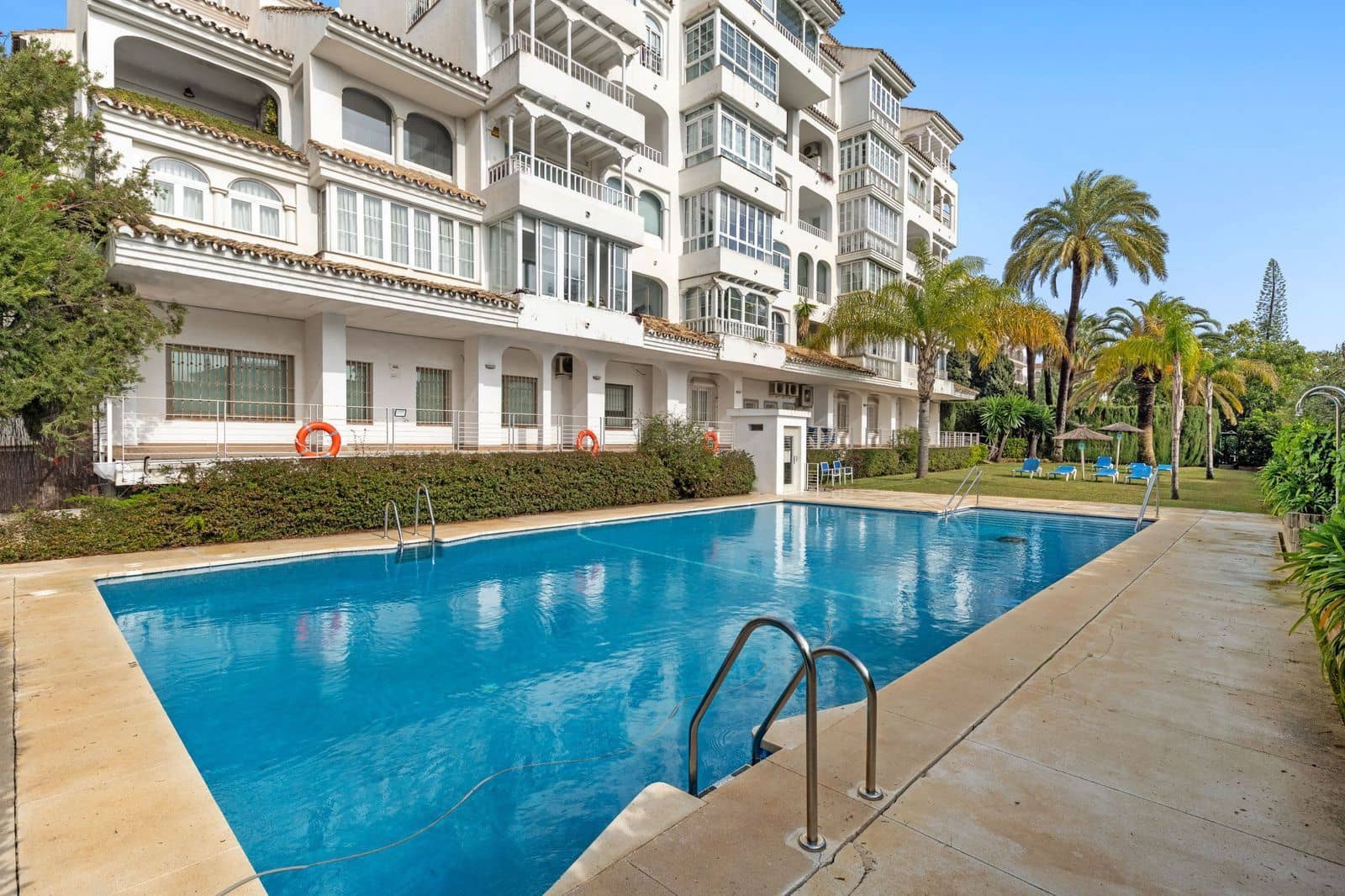 2 slaapkamer Appartement te koop in Puerto Banus - € 520.000 (Ref: 9575454)