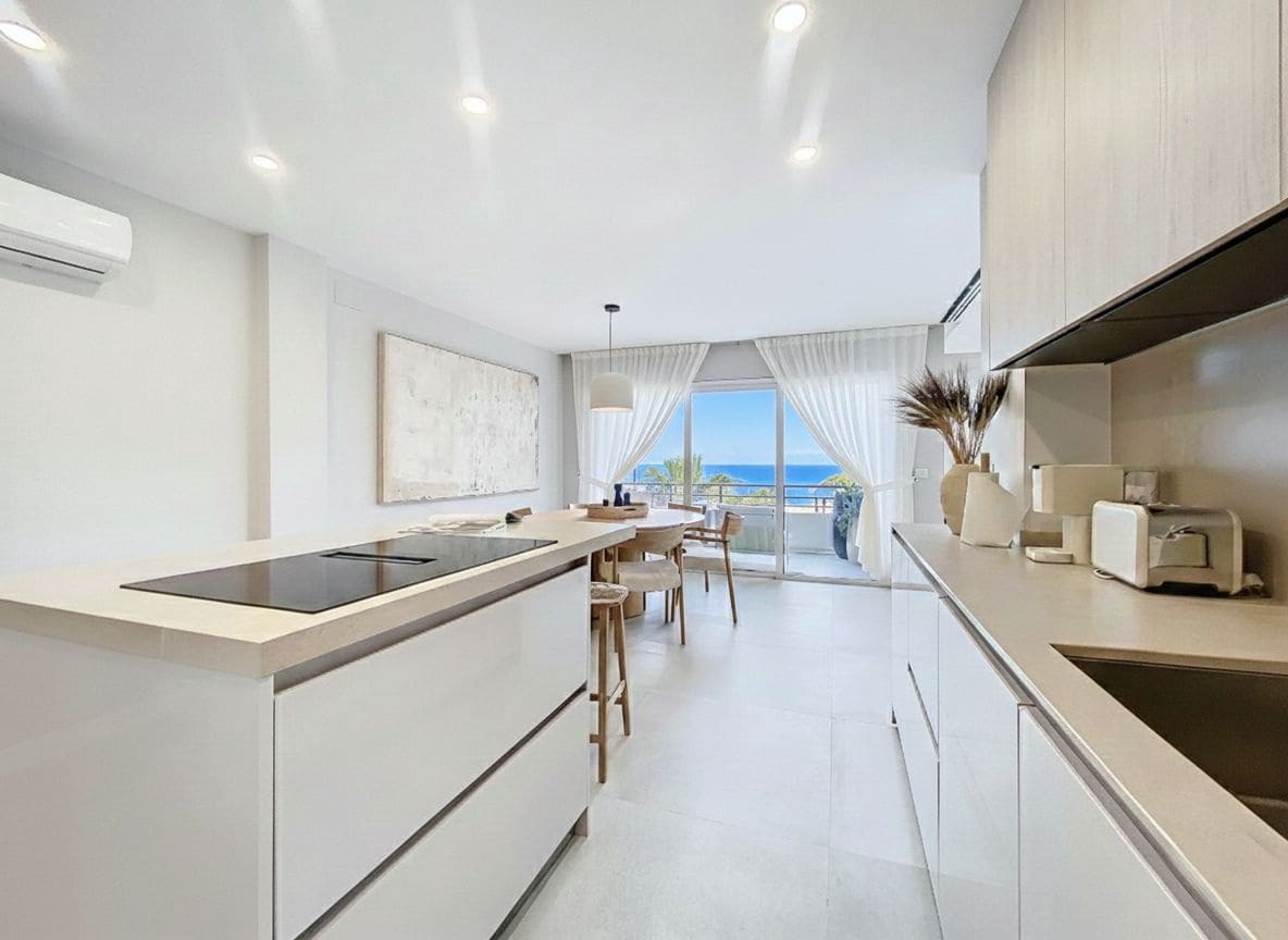 2 sypialnia Apartament na sprzedaż w Estepona - 895 000 € (Ref: 9610650)