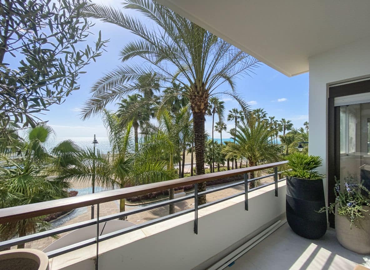 2 sypialnia Apartament na sprzedaż w Estepona - 895 000 € (Ref: 9610650)