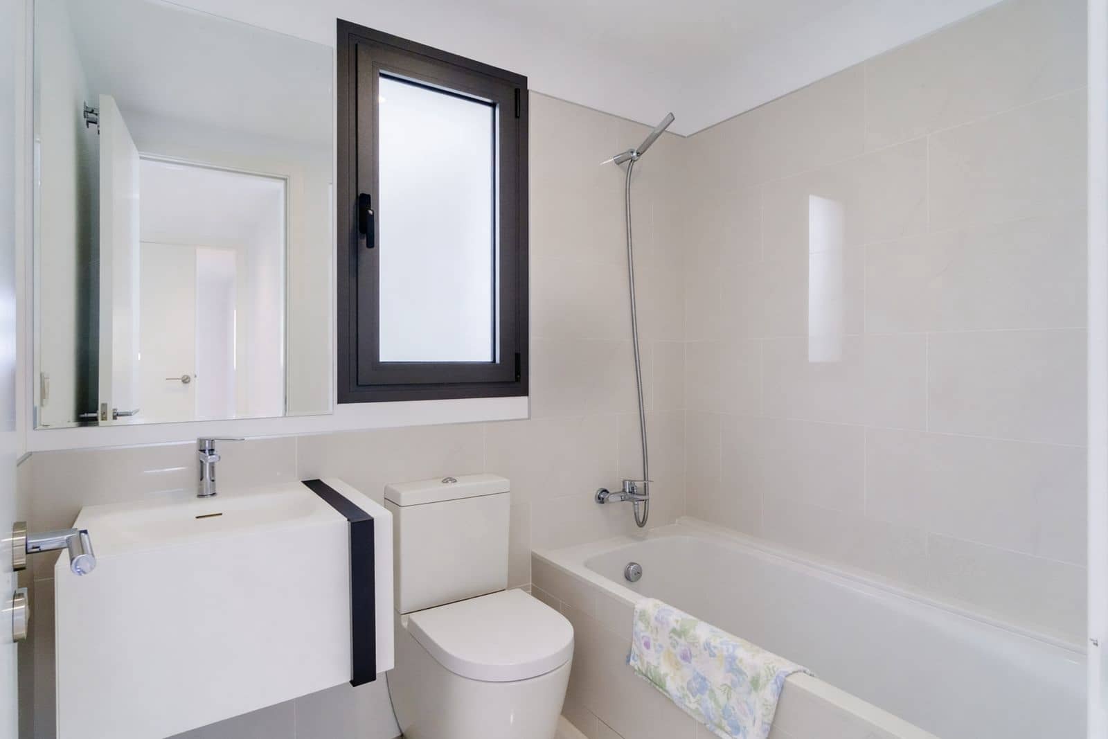 3 bedroom Apartment for sale in New Golden Mile with pool - € 850,000 (Ref: 9629419)