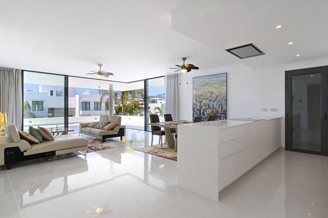 3 quarto Apartamento para venda em New Golden Mile, Estepona com piscina - 850 000 € (Ref: 9629419)