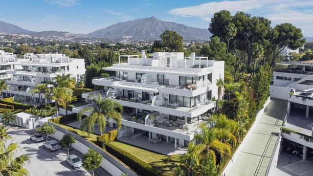 3 quarto Apartamento para venda em New Golden Mile, Estepona com piscina - 850 000 € (Ref: 9629419)