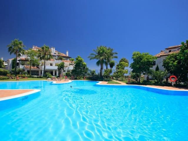 2 Zimmer Apartment zu verkaufen in Sierra Blanca, Marbella mit Garage - 750.000 € (Ref: 9638934)