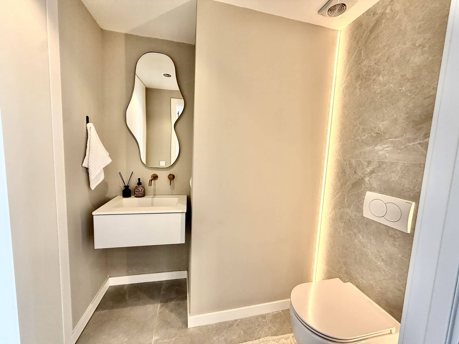 Apartamento de 3 habitaciones en La Quinta en venta - 899.000 € (Ref: 9703341)