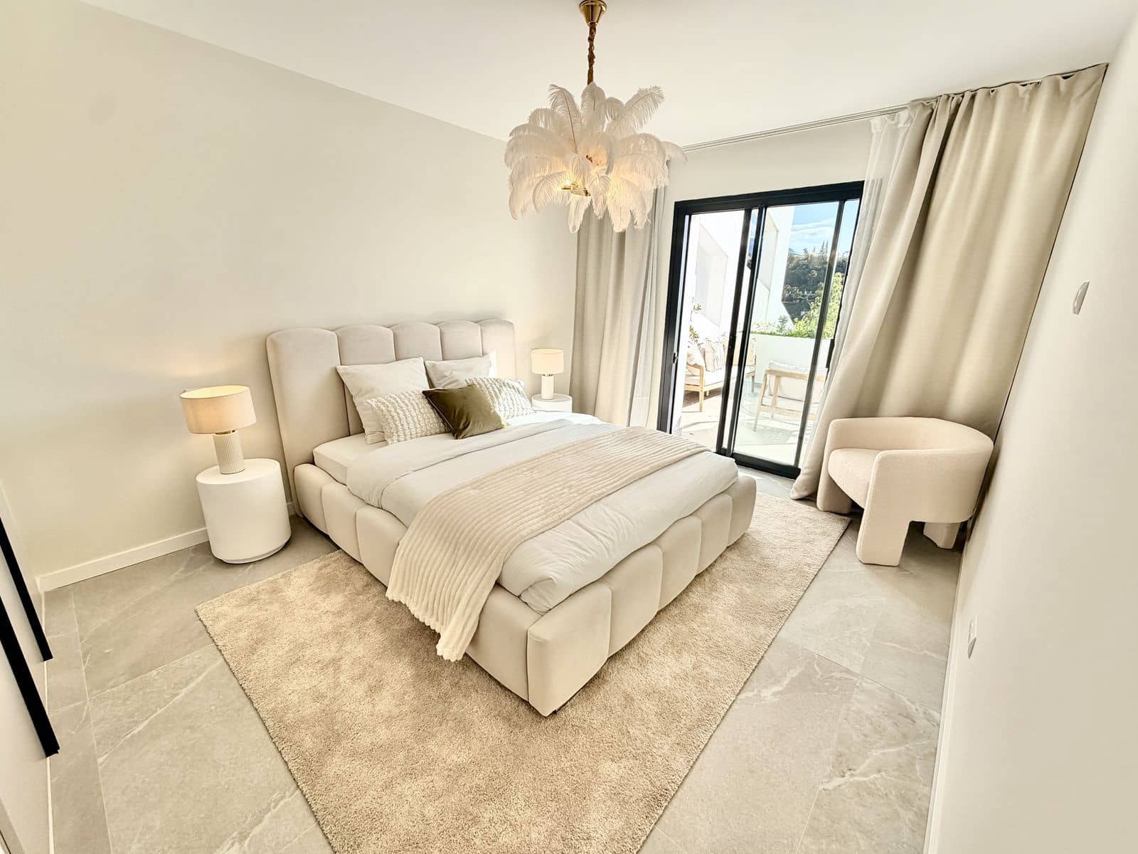 Apartamento de 3 habitaciones en La Quinta en venta - 899.000 € (Ref: 9703341)