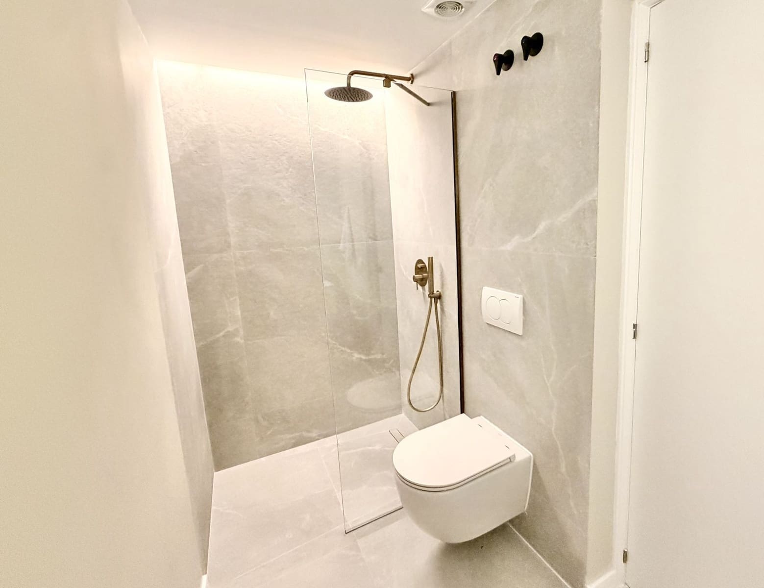 Apartamento de 3 habitaciones en La Quinta en venta - 899.000 € (Ref: 9703341)