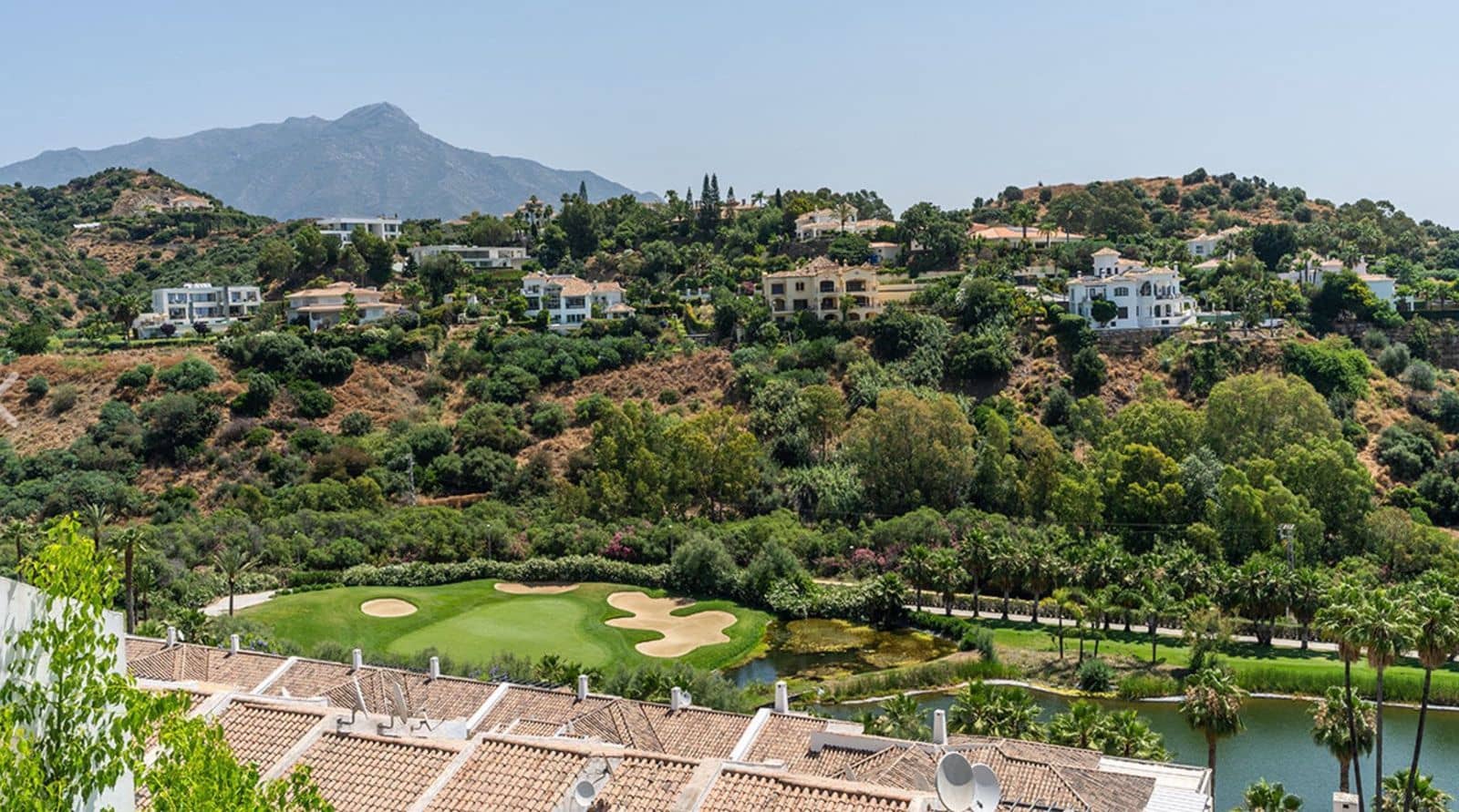 Apartamento de 3 habitaciones en La Quinta en venta - 899.000 € (Ref: 9703341)