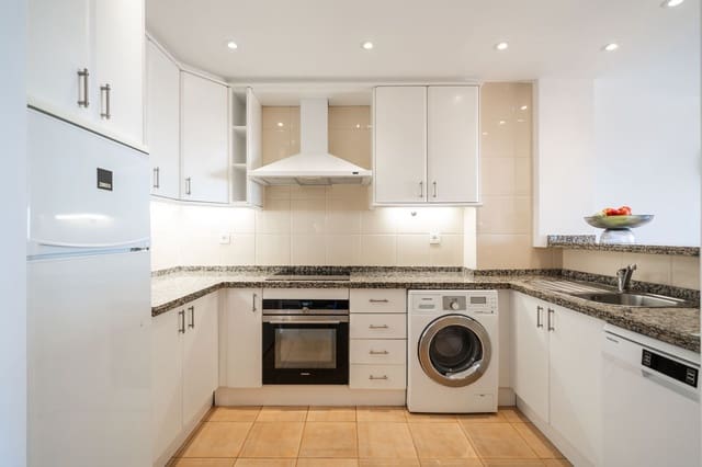 Apartamento de 2 habitaciones en Elviria, Marbella en venta con garaje - 539.000 € (Ref: 9703344)