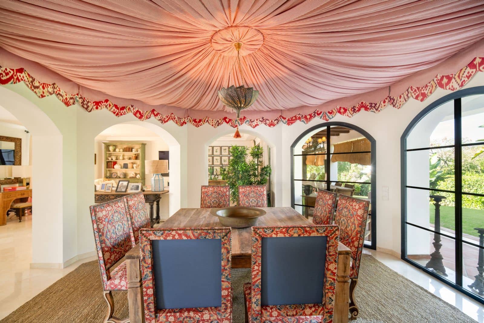 4 bedroom Villa for sale in La Quinta with pool - € 2,950,000 (Ref: 9703345)