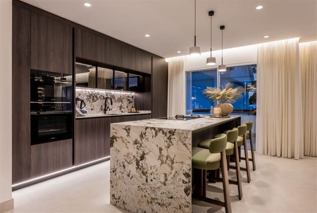 3 makuuhuone Huoneisto myytävänä paikassa Los Monteros, Marbella mukana uima-altaan - 2 450 000 € (Ref: 9703346)