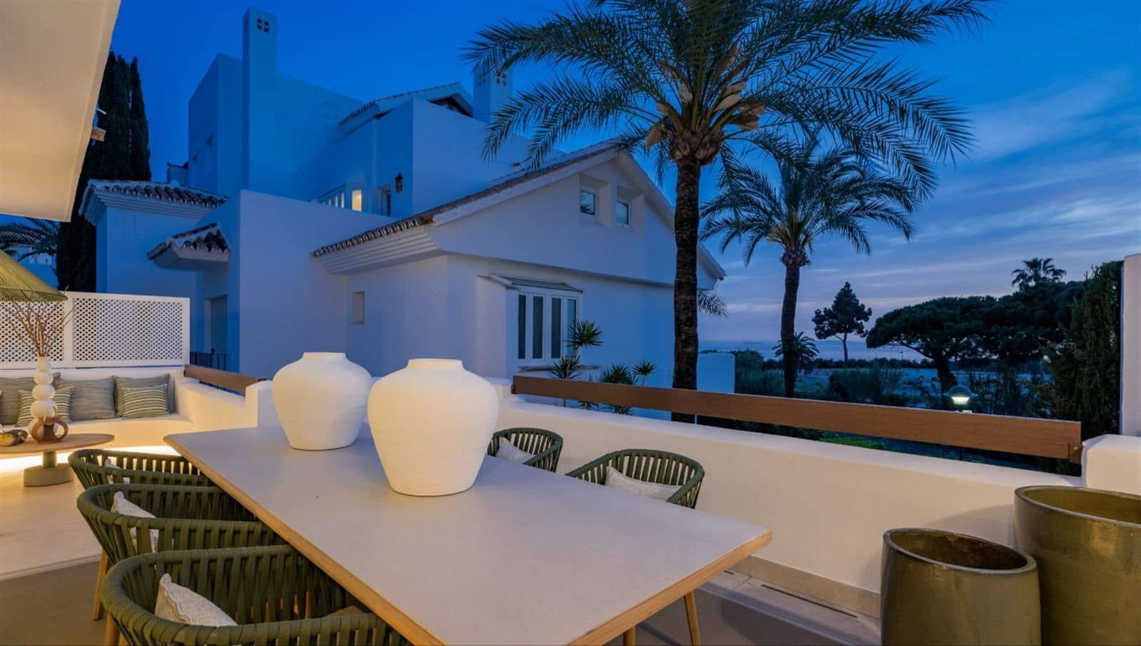 3 makuuhuone Huoneisto myytävänä paikassa Los Monteros mukana uima-altaan - 2 450 000 € (Ref: 9703346)