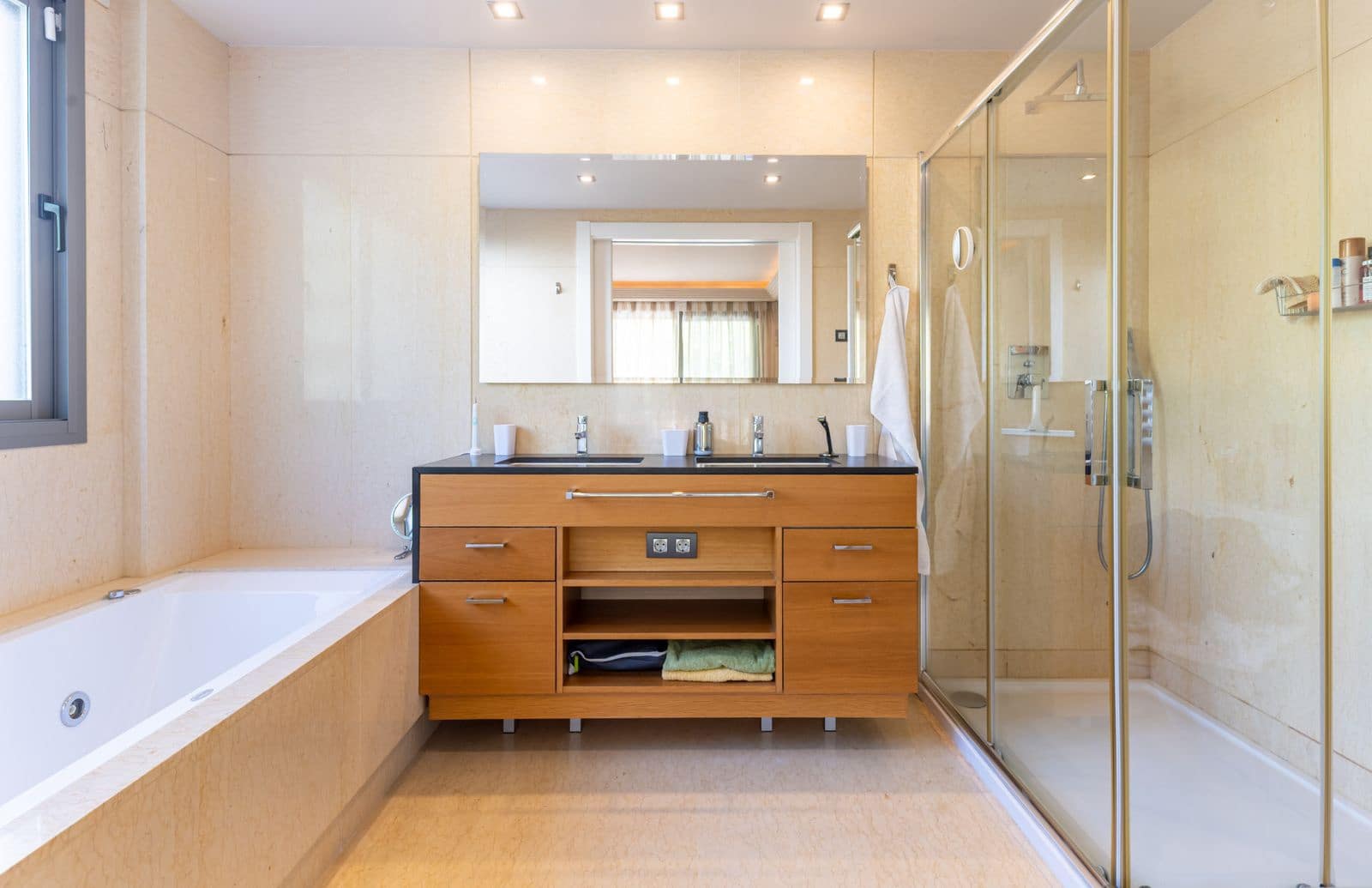 3 soveværelse Lejlighed til salg i Benahavis - € 780.000 (Ref: 9727685)