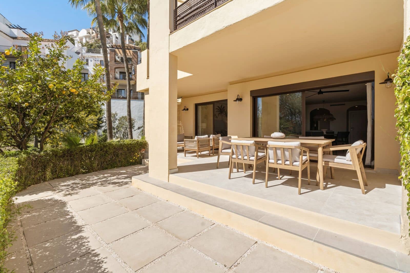 3 slaapkamer Appartement te koop in Los Arqueros met zwembad - € 650.000 (Ref: 9755210)