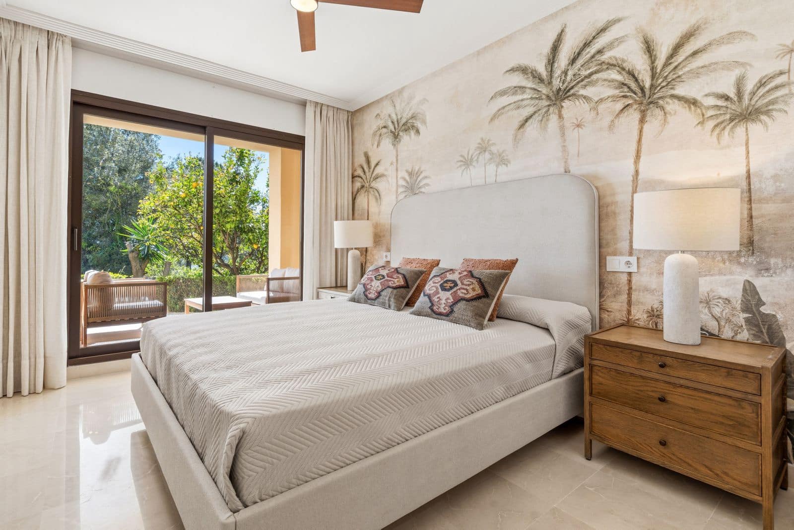 3 slaapkamer Appartement te koop in Los Arqueros met zwembad - € 650.000 (Ref: 9755210)