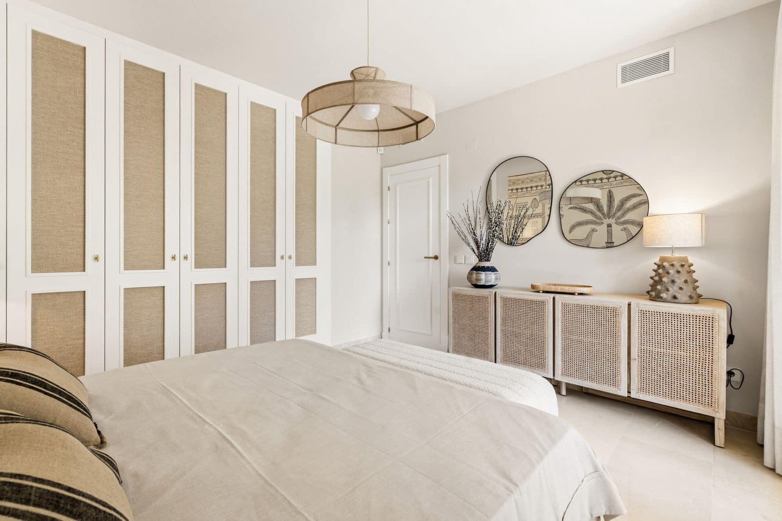 3 slaapkamer Appartement te koop in Los Arqueros met zwembad - € 650.000 (Ref: 9755210)