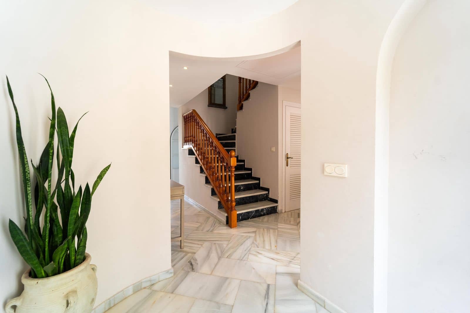 4 Zimmer Villa zu verkaufen in Elviria - 1.695.000 € (Ref: 9993733)