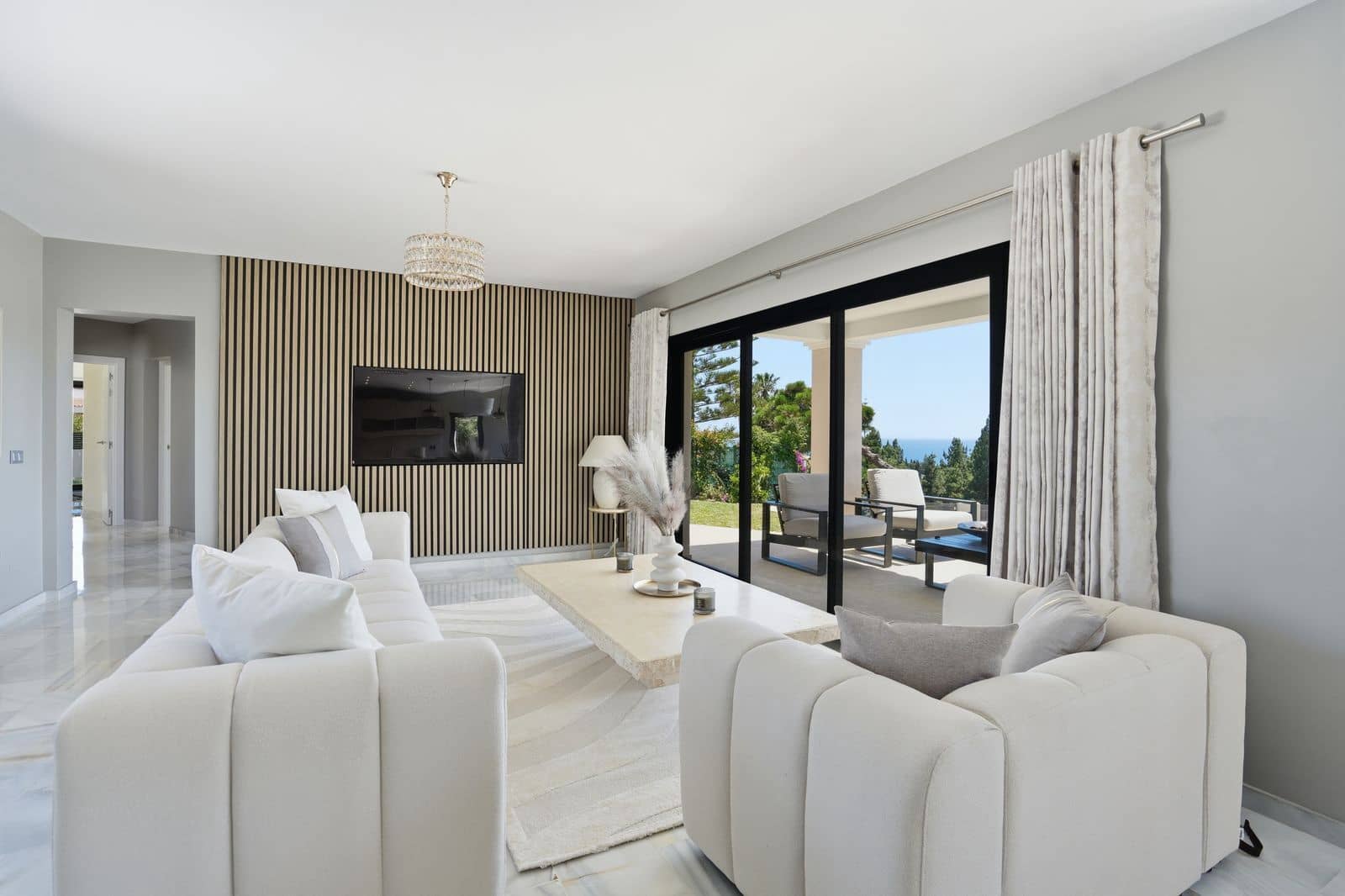 4 bedroom Villa for sale in El Chaparral with pool - € 1,599,000 (Ref: 9993734)
