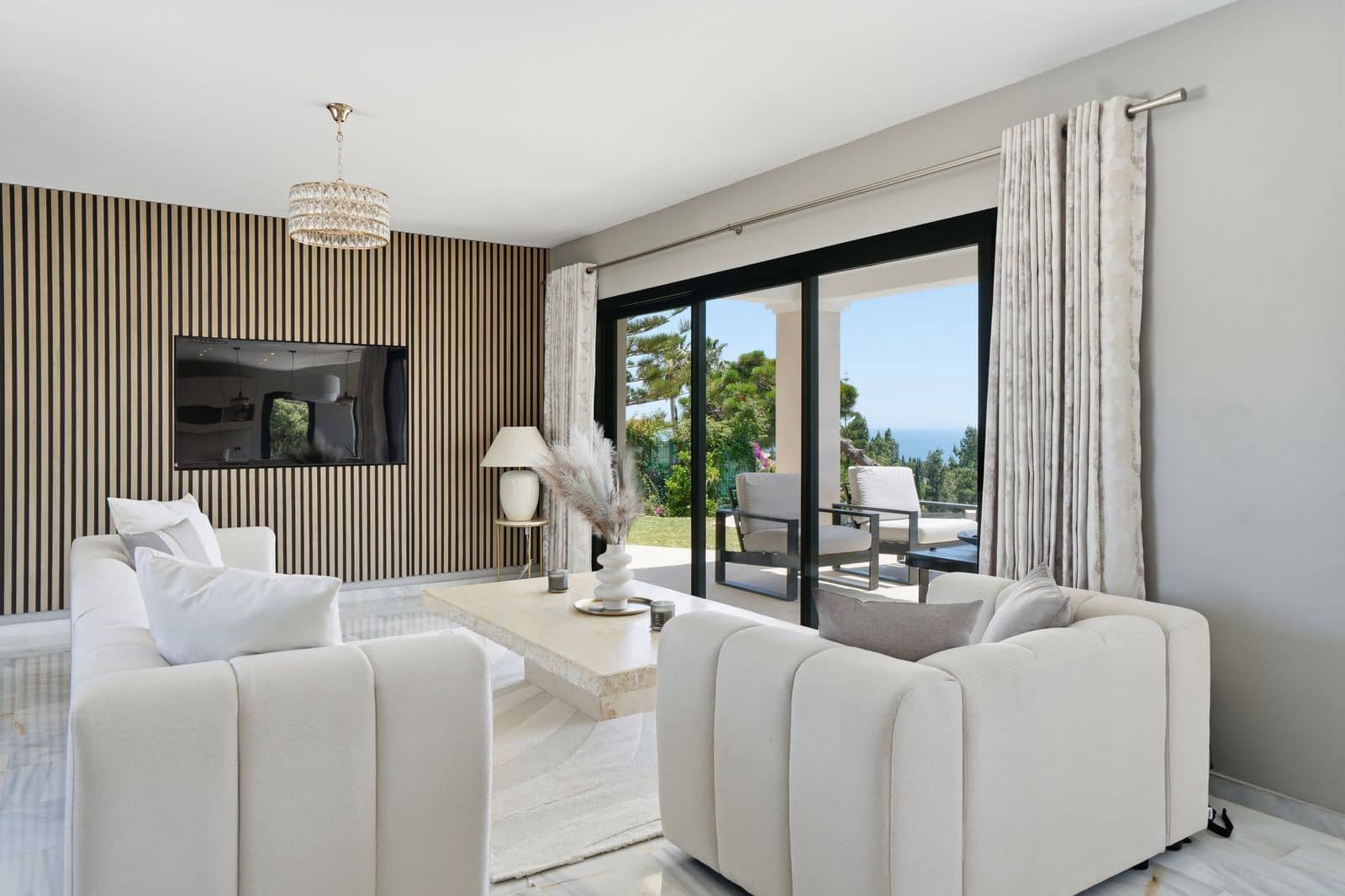 4 bedroom Villa for sale in El Chaparral with pool - € 1,599,000 (Ref: 9993734)