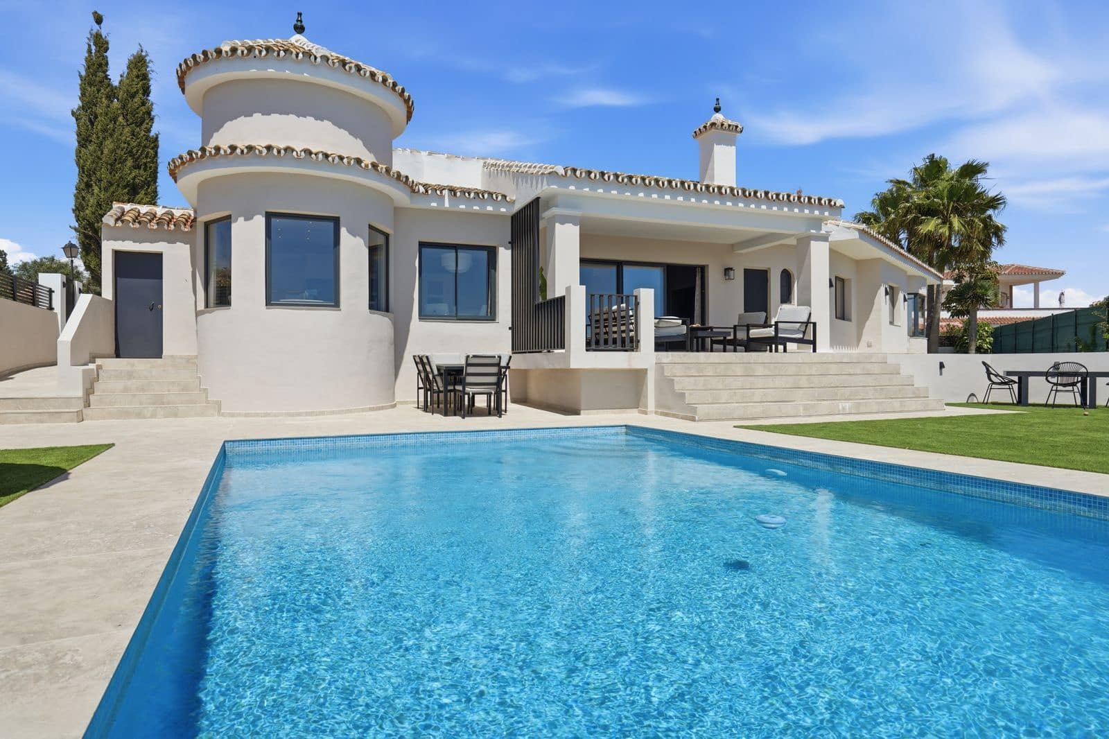 4 bedroom Villa for sale in El Chaparral with pool - € 1,599,000 (Ref: 9993734)