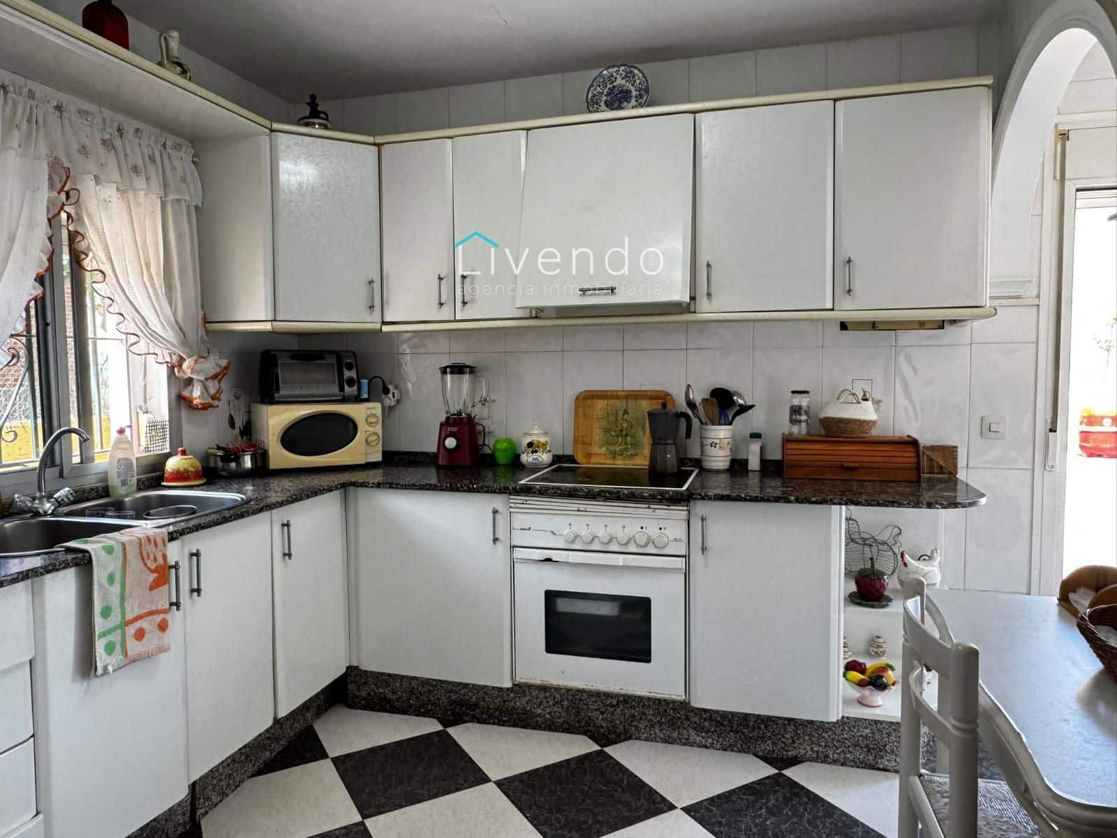 4 Zimmer Villa zu verkaufen in El Puerto de Santa Maria - 260.000 € (Ref: 9537722)