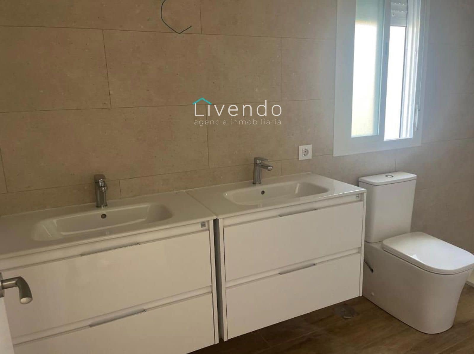 3 sypialnia Finka/Dom wiejski na sprzedaż w Conil de la Frontera z basenem - 600 000 € (Ref: 9537724)