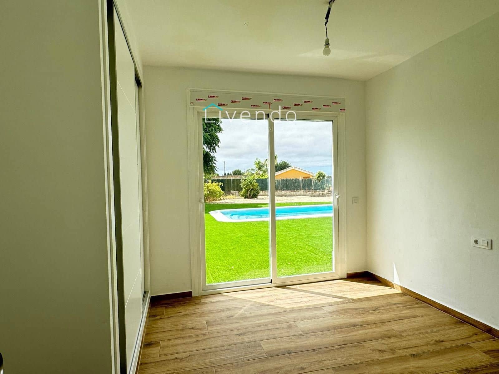 3 sypialnia Finka/Dom wiejski na sprzedaż w Conil de la Frontera z basenem - 600 000 € (Ref: 9537724)