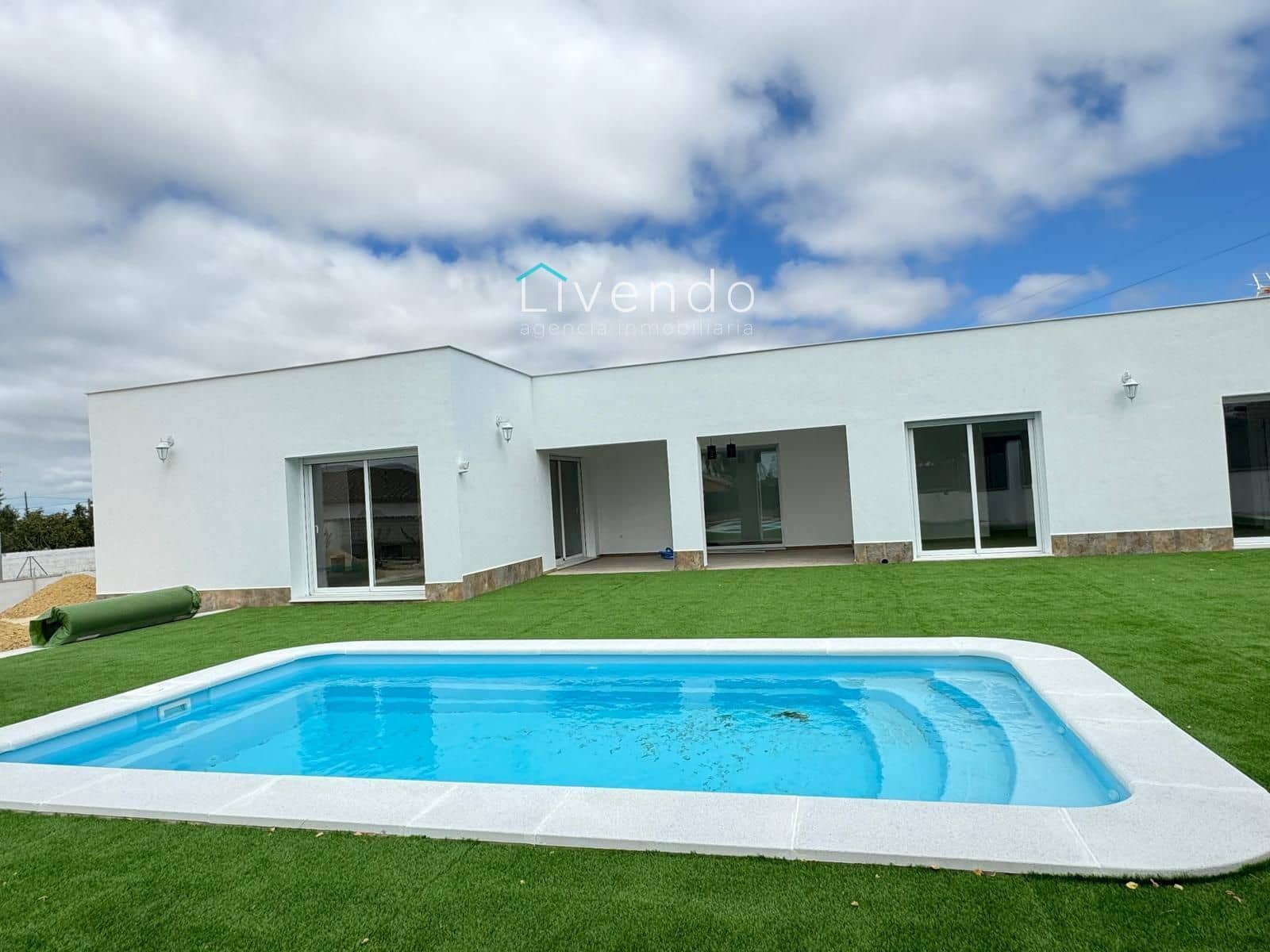 3 sypialnia Finka/Dom wiejski na sprzedaż w Conil de la Frontera z basenem - 600 000 € (Ref: 9537724)