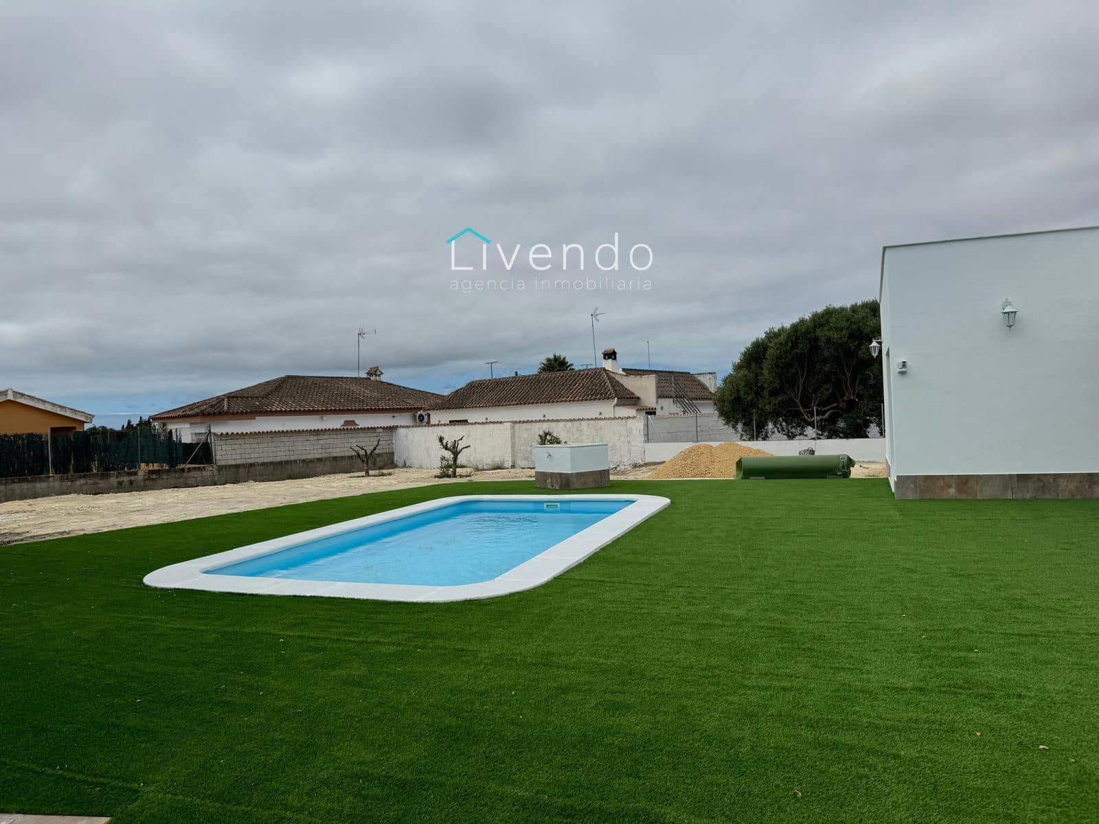 3 sypialnia Finka/Dom wiejski na sprzedaż w Conil de la Frontera z basenem - 600 000 € (Ref: 9537724)