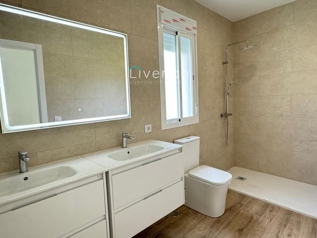 3 sypialnia Finka/Dom wiejski na sprzedaż w Conil de la Frontera z basenem - 600 000 € (Ref: 9537724)