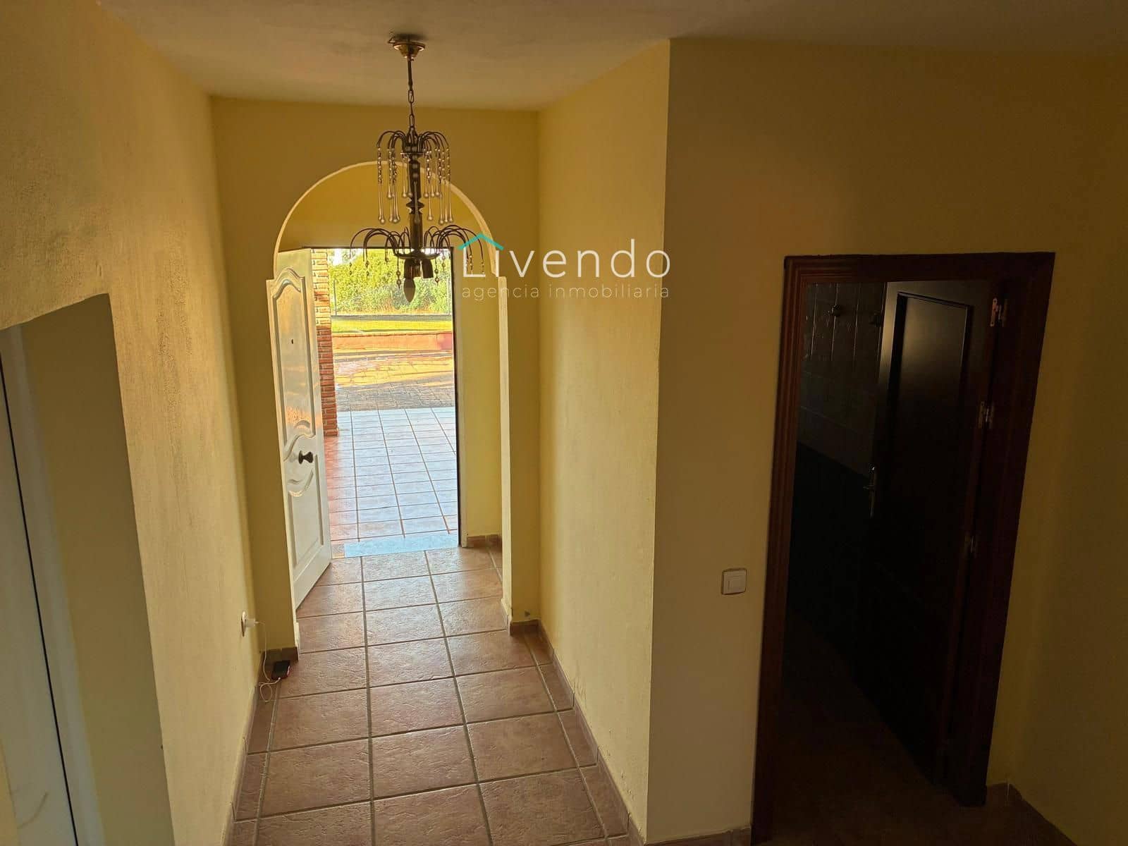 5 soveværelse Villa til salg i Conil de la Frontera - € 367.999 (Ref: 9537726)