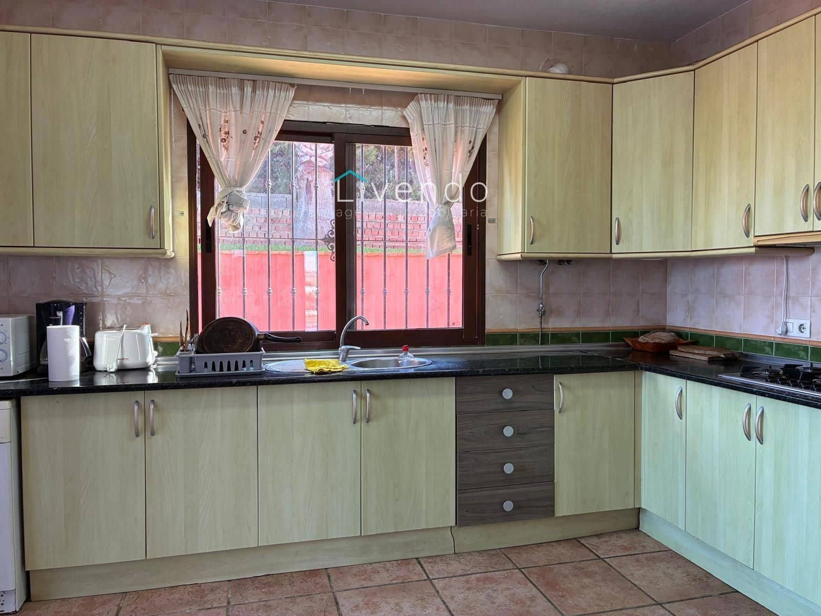 5 soveværelse Villa til salg i Conil de la Frontera - € 367.999 (Ref: 9537726)