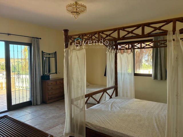 5 soveværelse Villa til salg i Conil de la Frontera - € 367.999 (Ref: 9537726)