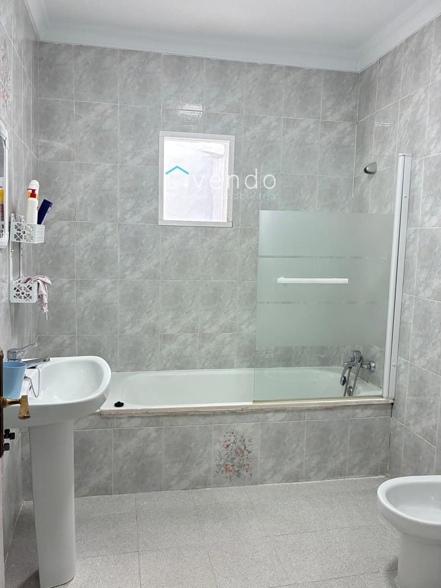 Chalet de 4 habitaciones en Barbate en venta - 198.900 € (Ref: 9537749)