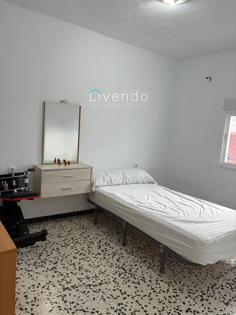 Chalet de 4 habitaciones en Barbate en venta - 198.900 € (Ref: 9537749)