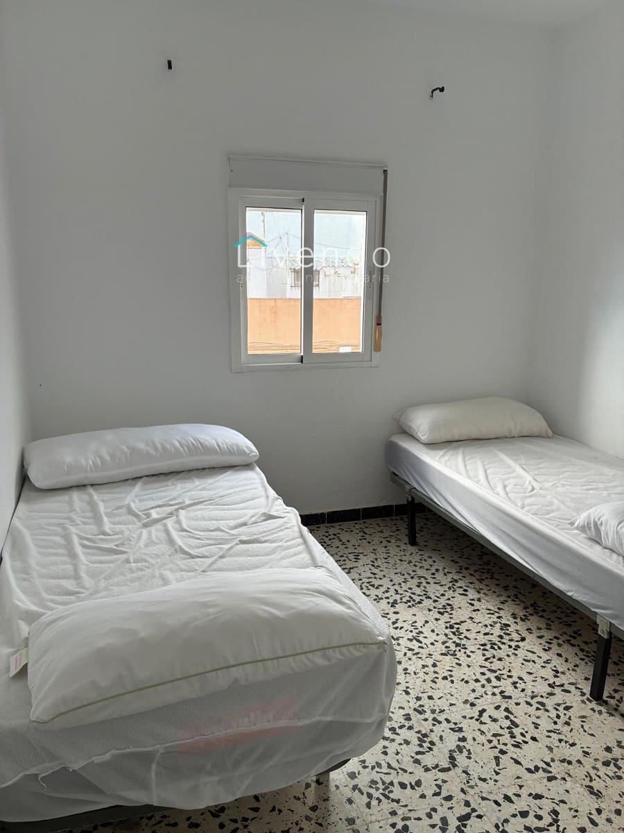 Chalet de 4 habitaciones en Barbate en venta - 198.900 € (Ref: 9537749)