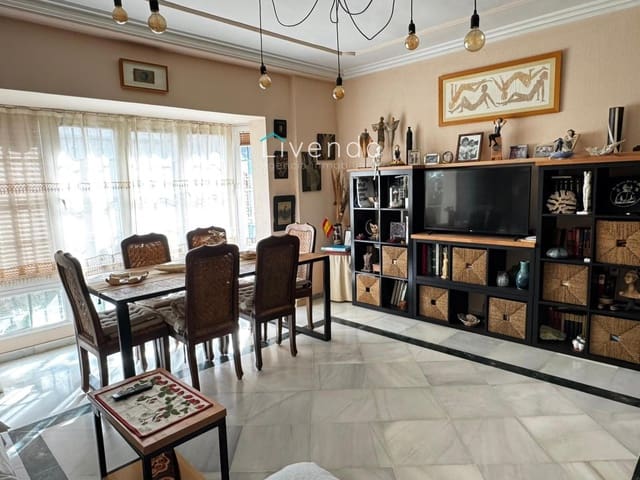 5 soverom Villa til salgs i Chiclana de la Frontera med svømmebasseng garasje - € 450 000 (Ref: 9622779)